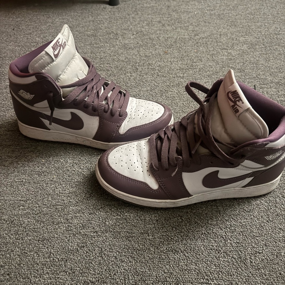 Jordan Kids Shoes in Purple and White